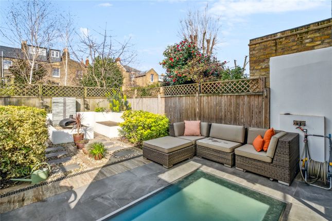 End terrace house for sale in Cicada Road, London