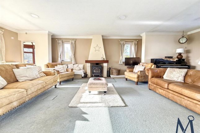 14, Worthington Lane, Coalville photo 4
