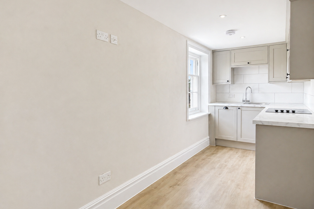 Flat 5, 90-92, Newland Street, Witham photo 3