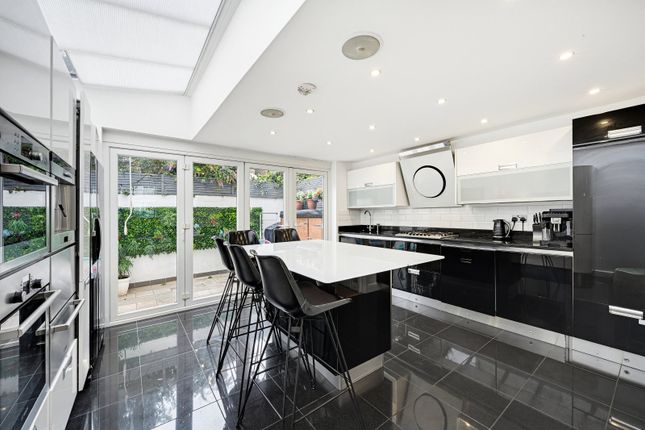 9, Sutton Lane North, London photo 3