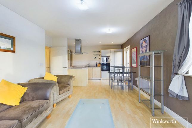 247, Luscinia View, Reading photo 4