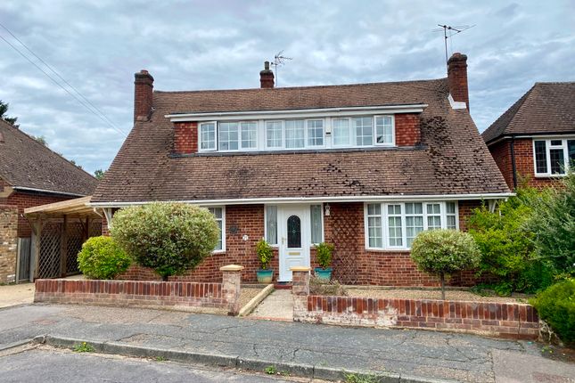 Thumbnail Detached house to rent in Old Hill, Hook Heath, Woking