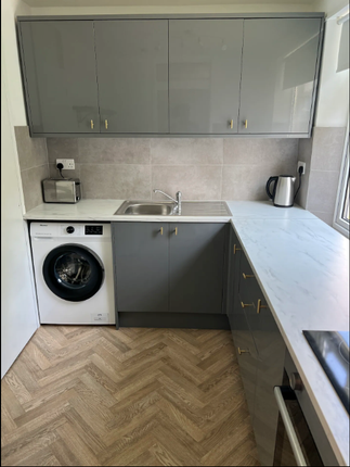 Flat to rent in Montague Hill South, Bristol