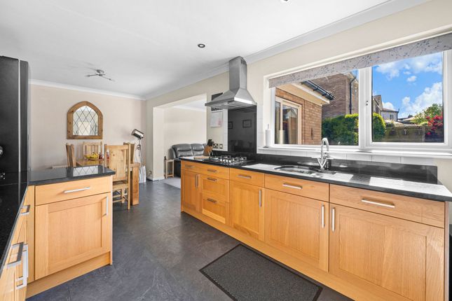 16 Yew Tree Lane, Harrogate photo 4