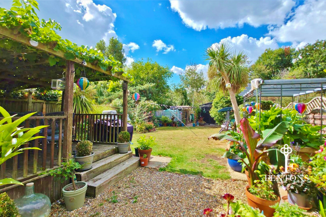 49, Hall Lane, Walton-on-the-Naze photo 2