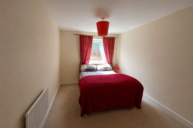 SNG SO, 3, Airco Close, London photo 4