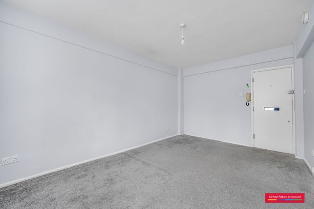 20 Romney Court,, Shepherds Bush Green, London photo 2