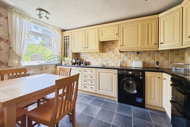 13 William Mason Close, Bristol photo 2