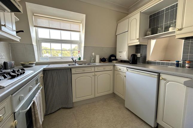 20 Summerhill House, Charmouth Road, Lyme Regis photo 3