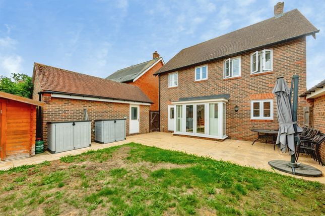 3, Chalkfield Road, Horley photo 4