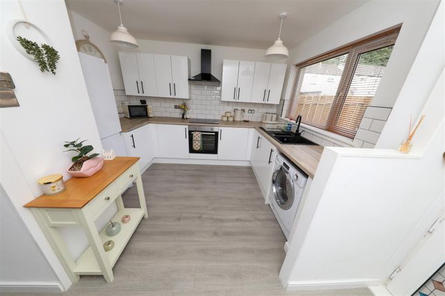 165, Inveraray Avenue, Glenrothes photo 4