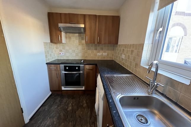 138, Oxley Close, London photo 3