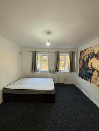 Pinn Close, Uxbridge photo 3