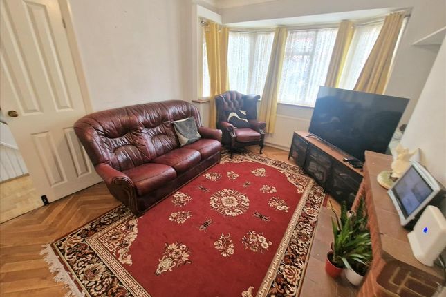 111, Longhill Road, London photo 2