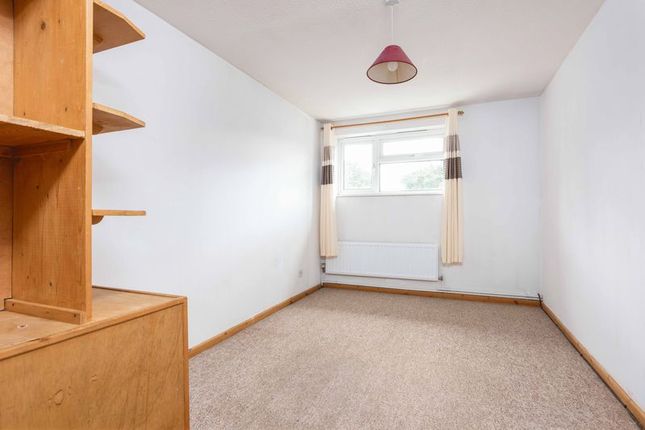 Link-detached house to rent in Rodney Road, Walton-On-Thames