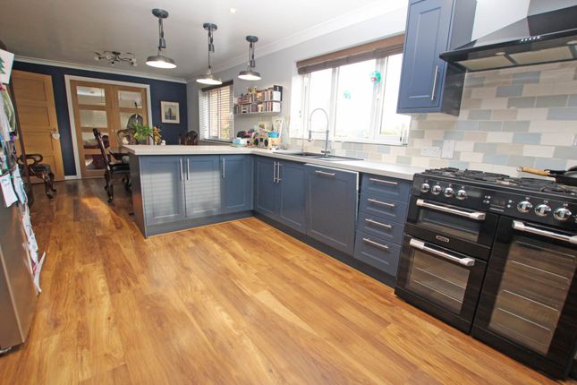 7, Rochester Close, Eastbourne photo 2