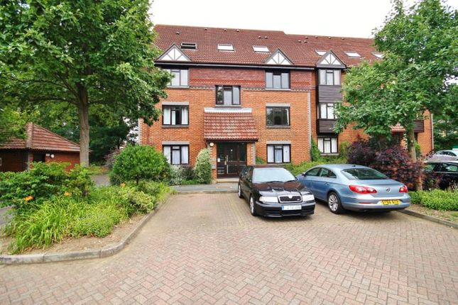 Thumbnail Flat to rent in Templecombe Mews, Oriental Road, Woking, Surrey