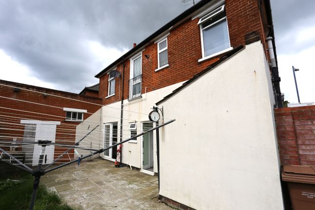 Thumbnail Flat to rent in High Road West, Felixstowe