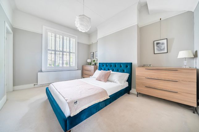 72, Southend Crescent, Eltham photo 4