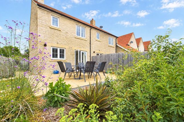 29, Russet Road, Somerton photo 2