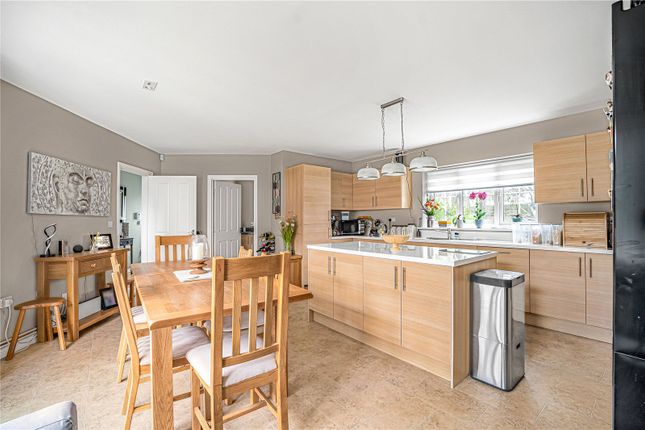 31, Oddstones, Pulborough photo 2