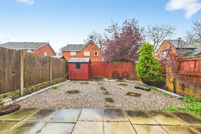 11, Knights Grange, St Helens photo 2