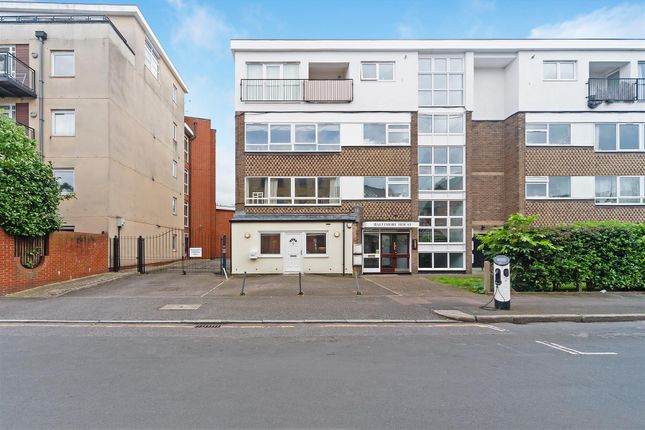 Thumbnail Flat for sale in Griffiths Road, London