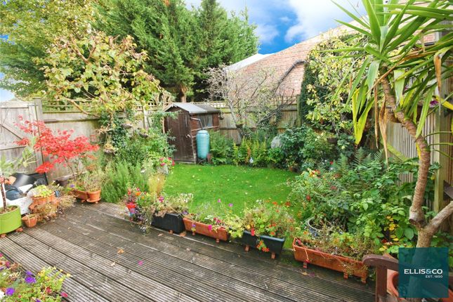 12, Alba Gardens, Golders Green photo 3