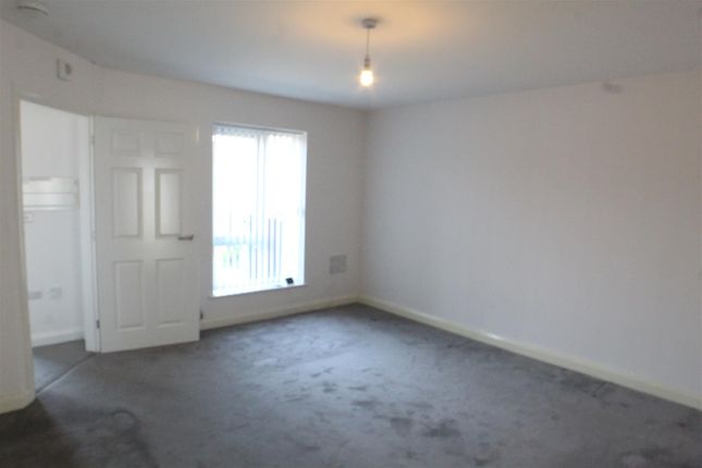 20, Bratton Drive, Manchester photo 2