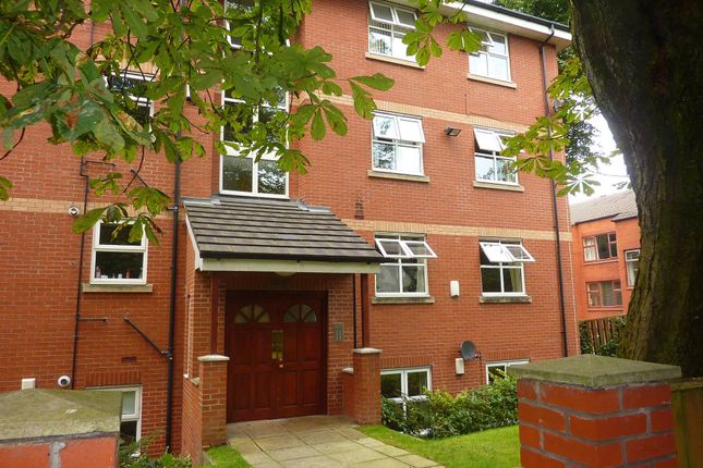 Flat to rent in St. Pauls Road, Salford