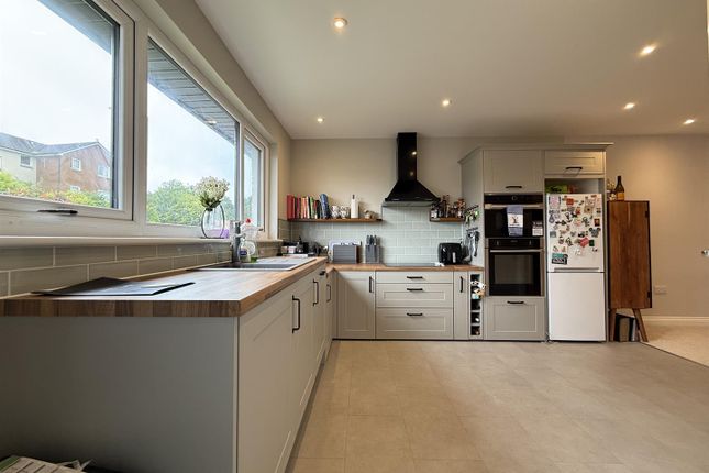 9, Oakfield Drive, Dumfries photo 2