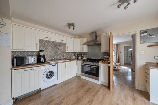 1, Juniper Close, Lymington photo 4