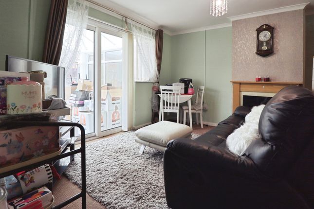 4, Heol Y Gaer, Cardiff photo 3