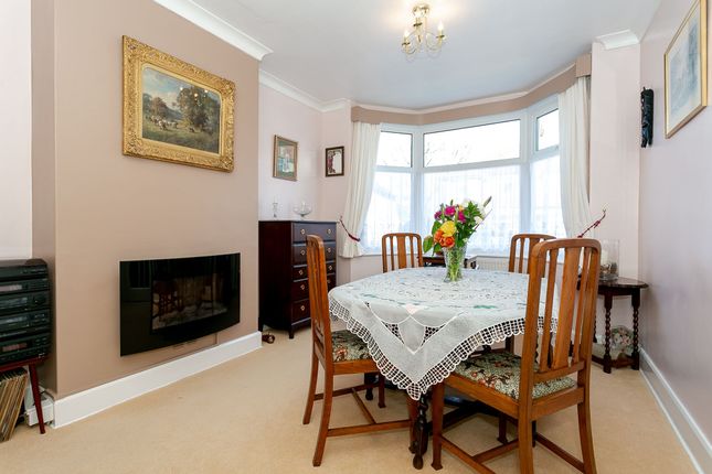 19 Skipton Crescent, Harrogate photo 4