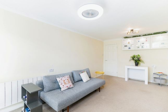 Flat for sale in Pebble Court, Paignton