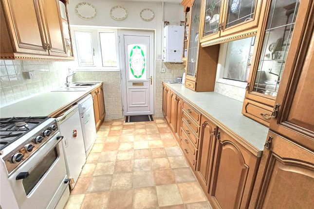 1, Maple Walk, Porthcawl photo 3