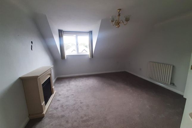 19, Breakspear Court, Abbots Langley photo 4