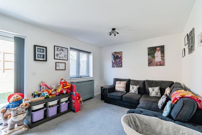 10, Wiltshire Drive, Chippenham photo 4