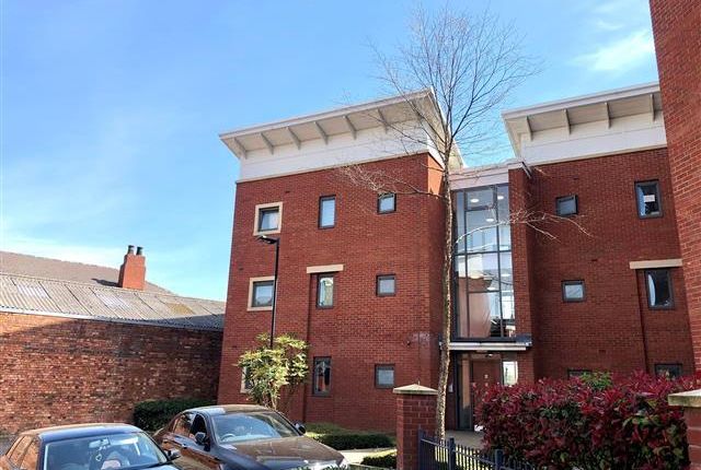2 bed flat to rent in Albion Street, Wolverhampton WV1