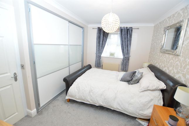 4 Bed Detached House For Sale In French S Gate Dunstable Lu6 Zoopla