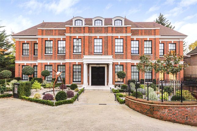 3-bed flat on Apartment 9, Sereno House, 22, Beech Hill, Hadley Wood, £11,000/mo