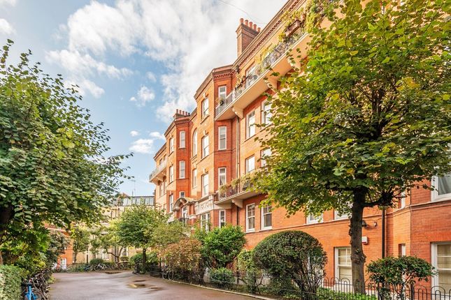 37a Kensington Hall Gardens,, Beaumont Avenue, London photo 2