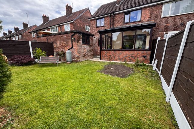 24 Gotherage Lane, Stockport photo 2