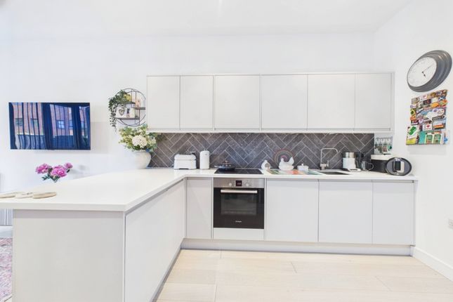 Flat 12, Mulberry House, 2, Carey Road, Wokingham photo 4