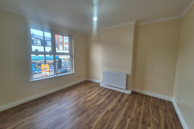 Flat, Flat, Thornton Heath photo 4