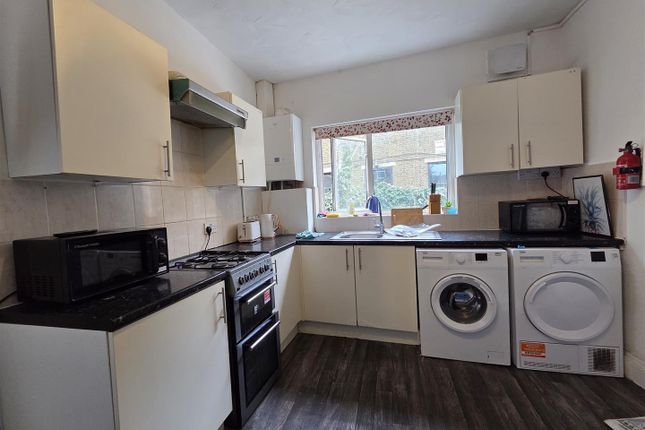 Room 1, 2A, Floyd Road, London photo 4