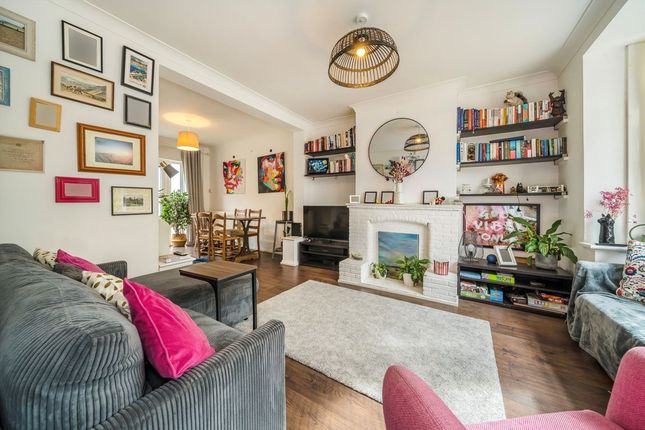 254, Whitton Dene, Isleworth photo 2