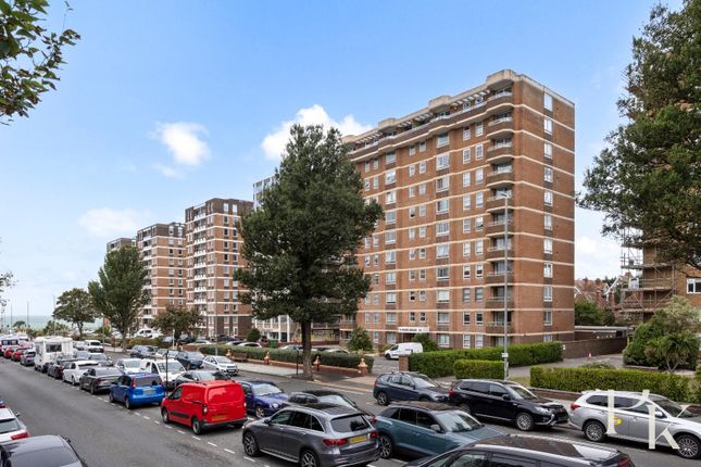 Flat 26, 15, Grand Avenue, Hove photo 2