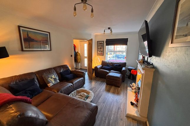 Stonebridge Crescent, Stockton-On-Tees photo 3