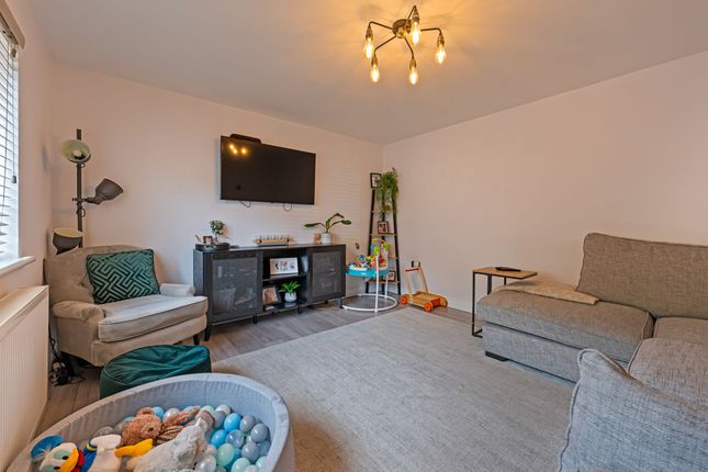 1 Rhymney Court, Cwmbran photo 4